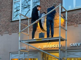 Vi arbejder p, at f tiden til at g (rigtigt!)