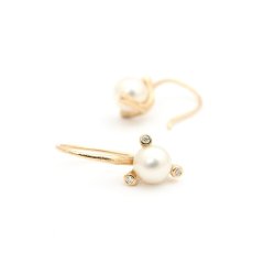 Twigs �reringe i guld m. perler og diamant fra Per Borup