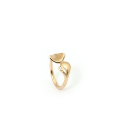 Kaya ring, lille, i guld m. diamant fra Per Borup Design