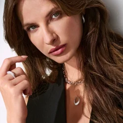 Glorenza halskde i slv med zirkoner fra Sif Jakobs