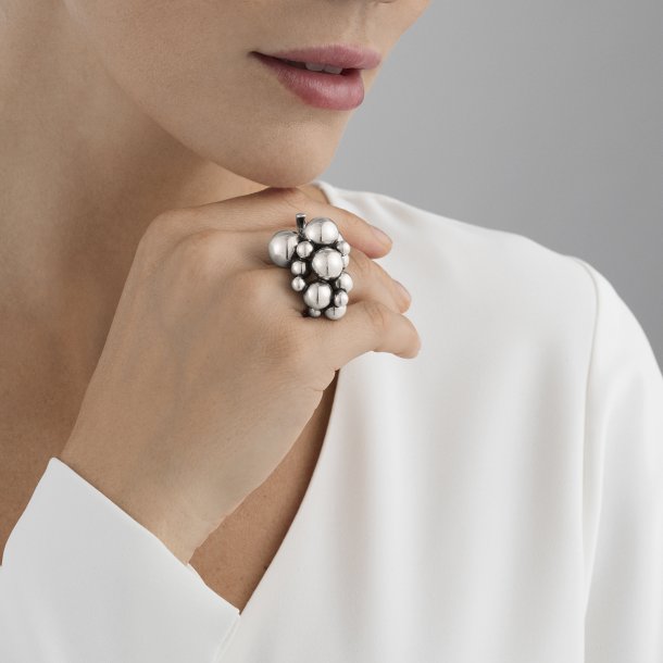 Moonlight Grapes ring, stor, i slv fra Georg Jensen