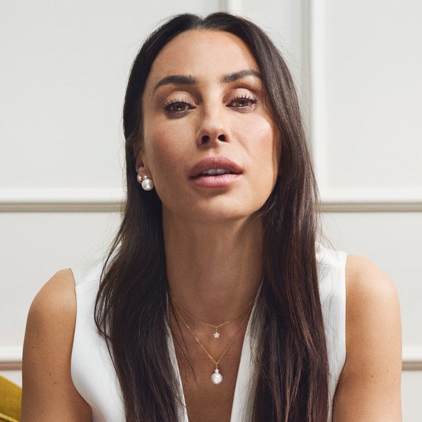 C�leste vedh�ng i guld med brillanter og hvid kulturperle fra Mads Z