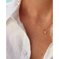 My M vedh�ng i guld fra Ro Copenhagen