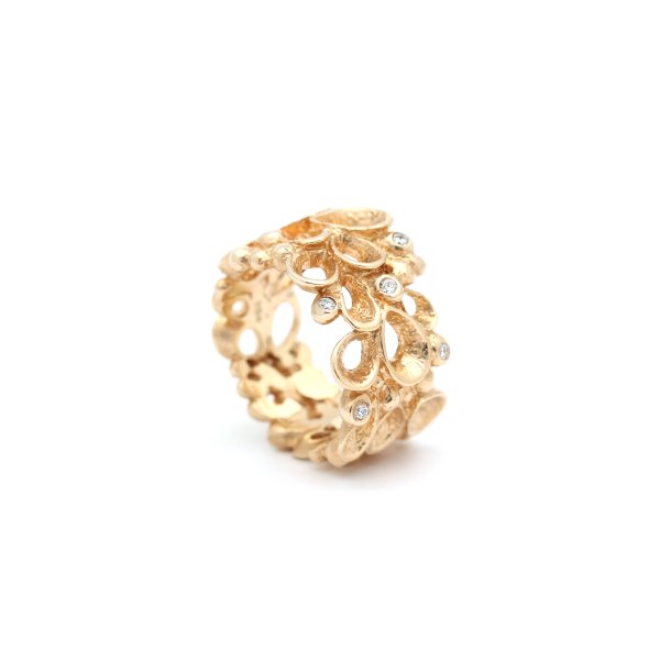 Violina ring, bred, i guld m. diamanter fra Per Borup Design