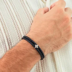 Bolo l�derarmb�nd i bl� fra Alexander Lynggaard