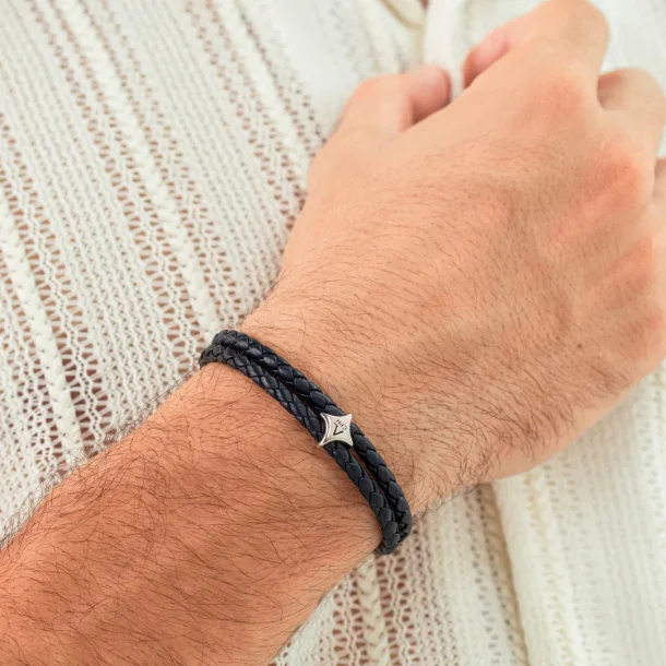 Bolo l�derarmb�nd i bl� fra Alexander Lynggaard