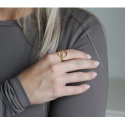 Calligraphy ring i guld fra Per Borup