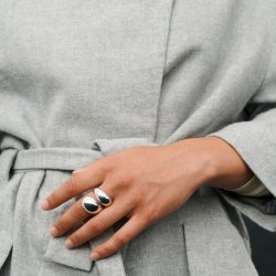 La Pausa ring i forslvet messing fra Pernille Corydon