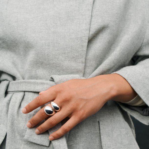 La Pausa ring i forslvet messing fra Pernille Corydon