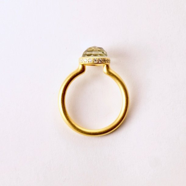 Embrace ring i forgyldt sterlingslv med krystal og zirkoner fra Julie Sandlau