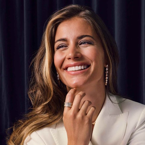 Felline Concavo ring i forgyldt slv med zirkoner fra Sif Jakobs