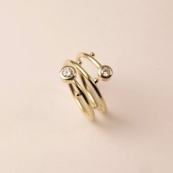 A. Madsen Snirkel guldring m. brillanter