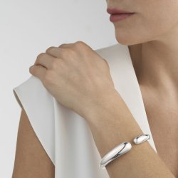Mercy hngslet armring i slv fra Georg Jensen