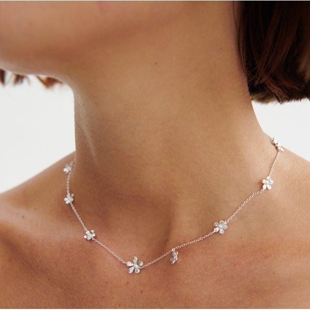 Wild Poppy halskde i slv fra Pernille Corydon