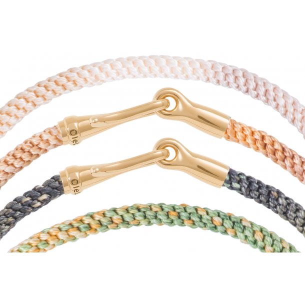 Life armbnd 19 cm i guld, Red Emotions, fra OLE LYNGGAARD COPENHAGEN