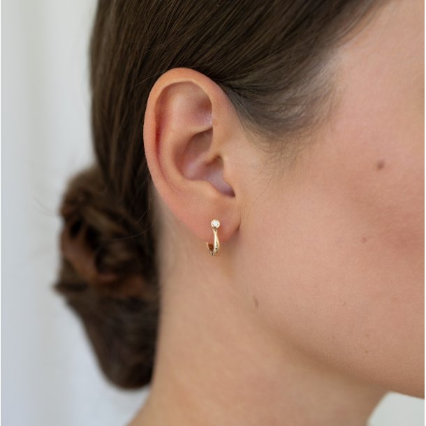 Ophelia vendbare creoler i guld m. perle og diamant fra Per Borup Design